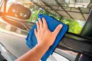 lavaggio cristalli esterno interno senza aloni e riflessi